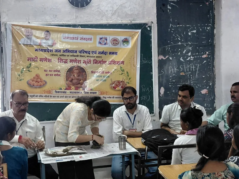 नारायणगंज में ईको फ्रेंडली माटी गणेश बनाने का प्रशिक्षण सम्पन्न